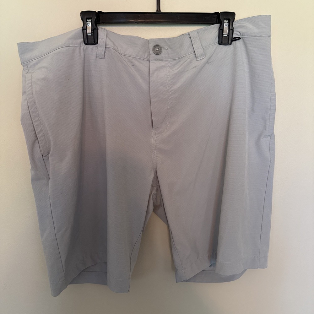 Travis Mathew Mens Golf Shorts Athletic Fit Stretch Size 40 Gray